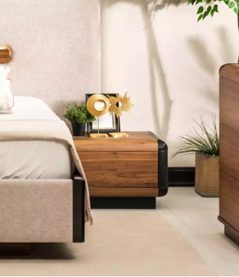 The ideal bedside table creates comfort and practicality in your bedroom