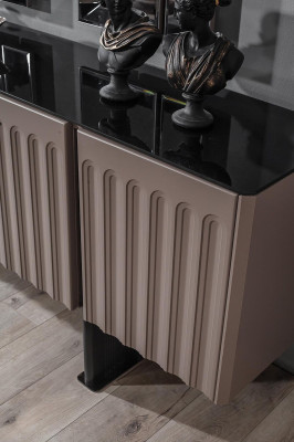 Modern Dining room Set Consists of Sideboard and 2x Mirror Perfect 3-piece.