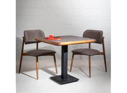Country house style 5 pieces. Dining room set: wooden table with comfortable chairs