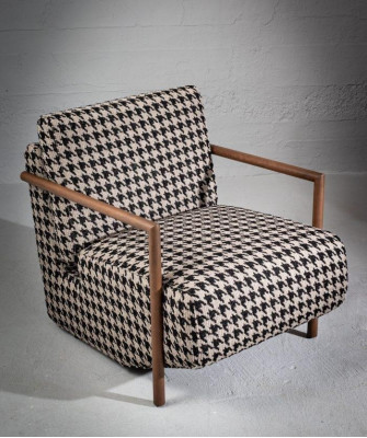 Stylish cocktail chair made from linen fabric for a charming ambience