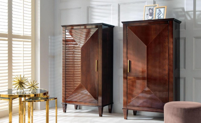 Wardrobe Classic Furniture Luxury Cabinets Wood Living room Brown tall cabinet