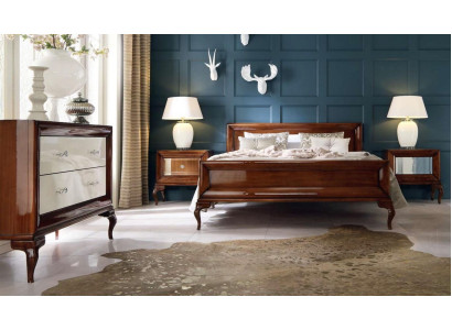 Polished bedroom furniture set: luxury and functionality in one