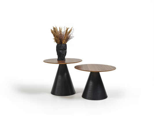 Stylish set of 2 luxurious wooden tables in a modern Italian design
