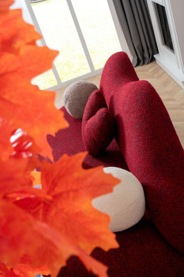 Designer 3 seater sofa red color in the shape of lips stylish seat cushions