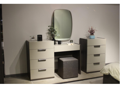 Design Dressing table with Mirror Luxury Bedroom Furniture Stool 3pcs. new