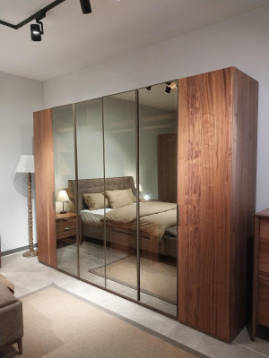 Bedroom Design Furniture Wardrobe Luxury Wood Brown Cabinets new