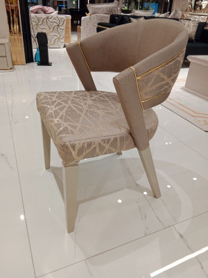 Luxurious 6x Chairs Clear lines and elegance complement any interior