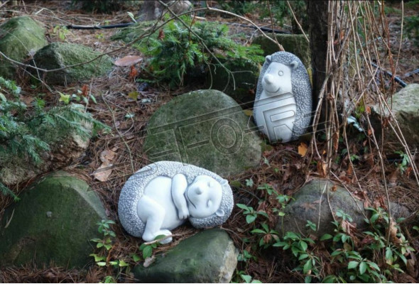 Garden Decoration Hedgehog Patio Stone Caricature Figures Decorative Statue