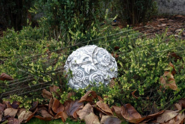 Ball 25cm Sculpture Design Figure Statue Garden Figures Statues