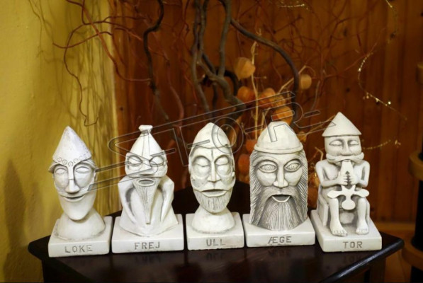 Loke Designer Figure Statue Statues Figures Sculpture Sculptures