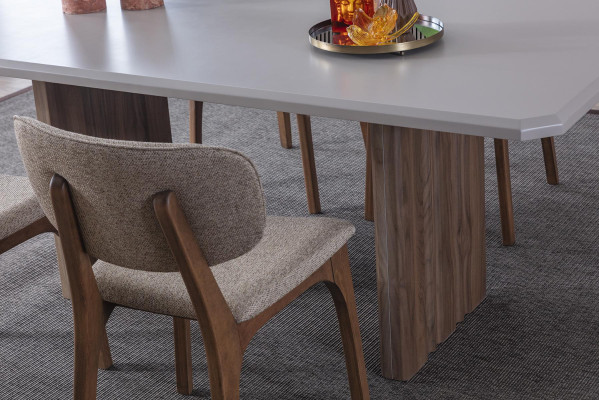 Designer Dining room set Consists of 5 pieces. Dining table and 4x modern chairs