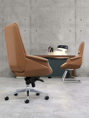 Executive Chair Decorative Armchair Leather Upholstery Office Chair Swivel Computer Chairs Seat