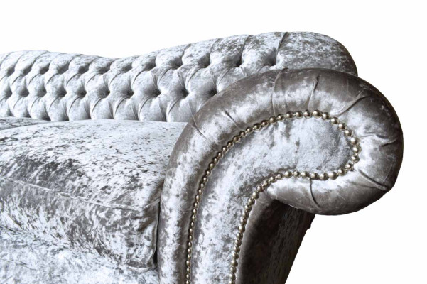 Luxurious Classic s Chesterfield sofa with three seats in gray
