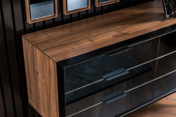 Chest of drawers Practical for the bedroom Black with storage space 139cm sideboard