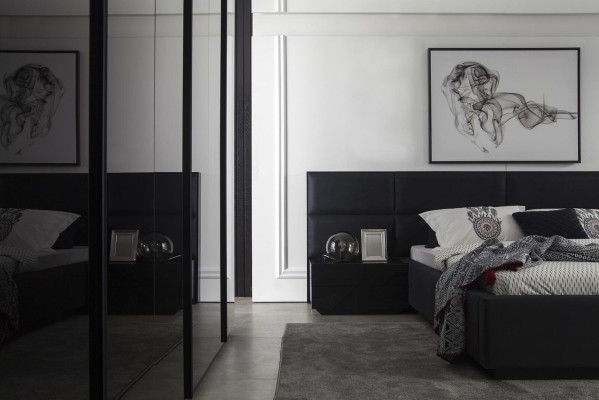 Luxury Bedside table with glass fronts Black Side table Bedside tables Hotel