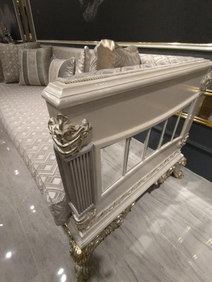 Elaborate Living room Sofa 3 Seater Living room Furniture Deluxe Sofa Beige new
