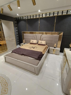 Bedroom Complete's Bed 2x Bedside tables Wardrobe Chest of drawers with Mirror