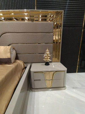 Bedroom Complete's Bed 2x Bedside tables Wardrobe Chest of drawers with Mirror