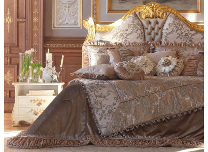 Luxurious Chesterfield style headboard for your bed