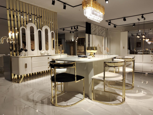 Luxurious Dining room set: Dining table, six chairs and Chest of drawers with Mirror