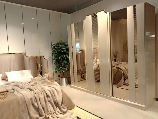 Luxury Complete's Bedroom Set Bed 2x Bedside table Wardrobe 4-piece