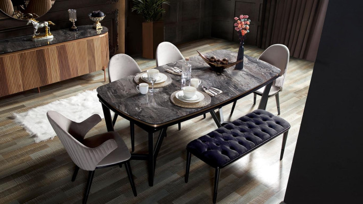 Luxurious Dining room Set Consists of Dining table and 4x Chairs Novelty 5 pieces.