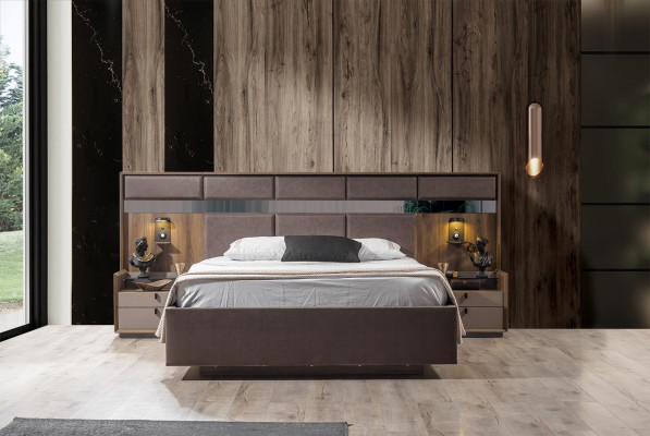 Luxurious Bedroom Set Brown Double bed 2x Bedside tables 3pcs new