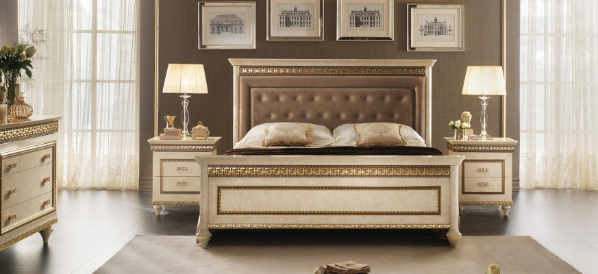 Bedroom Set Bed + 2x Bedside table Beds Upholstery Luxury Double Hotel Beds