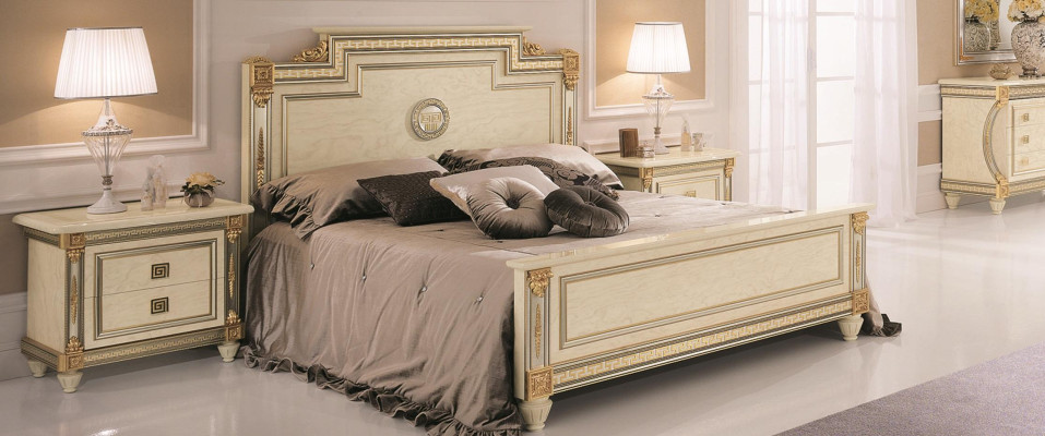 Royal Bed 2x Bedside tables Bedroom Suite 3pcs. Set of wooden beds new