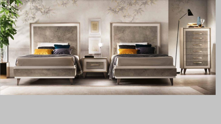 Bedroom Set Bed Bedside tables Chest of drawers Stil Suite Italian Furniture 4 pcs