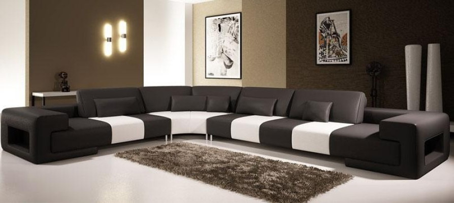 Stylish design and maximum comfort with our large L-shaped corner sofa