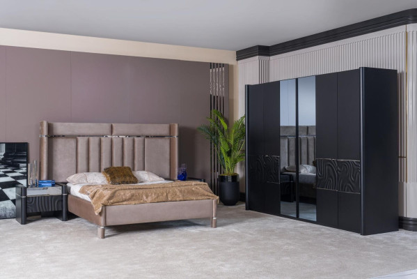 Bedroom Set Complete Bed + 2x Bedside tables + Wardrobe 4 pieces.