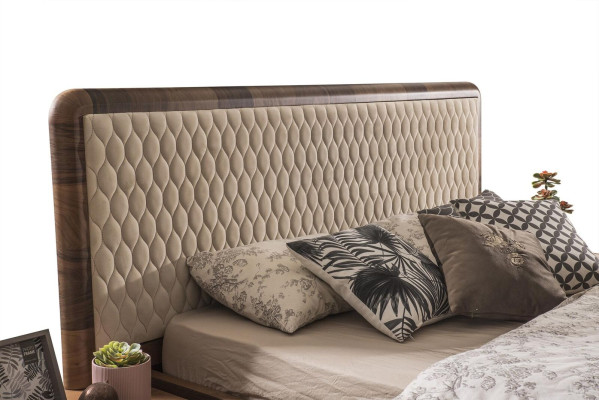 Classic s Bedroom Set Luxury Brown Bed Bedside tables Dressing table