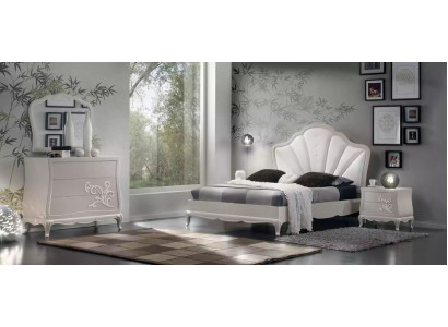 Luxury Bedroom Set 5 pieces. Bed 2x Bedside tables Chest of drawers Designer Furniture