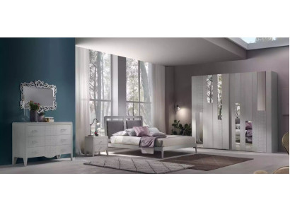 Luxury Bedroom Set 5 pieces. Bed 2x Bedside tables Chest of drawers Modern design