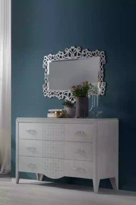 Luxury Bedroom Set 5 pieces. Bed 2x Bedside tables Chest of drawers Modern design