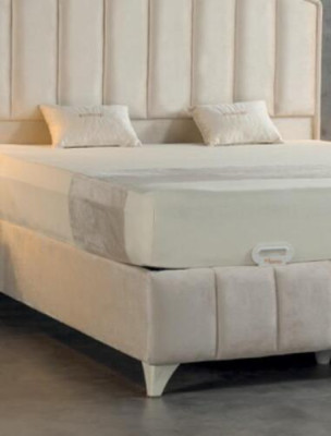 Bedroom Set Beige Metal Bed Luxury 2x Bedside tables Elegant 3-piece