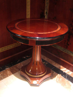 Round Living room Round Table Wood Tables Round E68 Classic Baroque