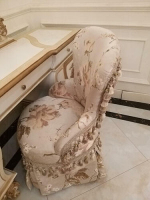 Rococo dressing table with magnificent carvings and gilding