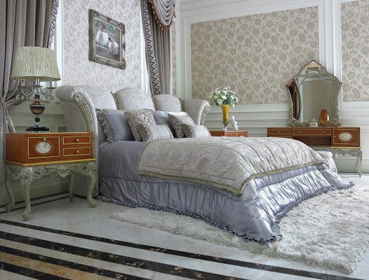 Elegant double bed in Classic n style with handmade carvings