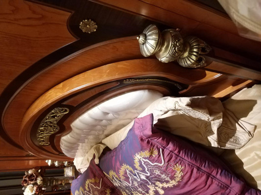 Complete's Bedroom Luxury Design Antique Style Bed 2x Bedside tables 3-piece