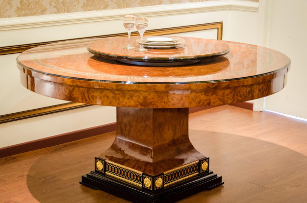Solid large round table and 4 chairs in textile cover