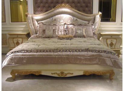 Elegant baroque bedroom furniture set with gold-plated accents