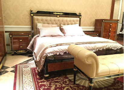 Baroque style luxury bedroom furniture with gilded decorations