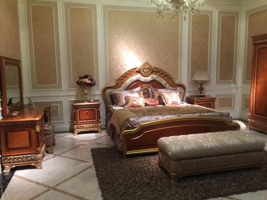 Magnificent 7-piece bedroom set with elaborate carvings