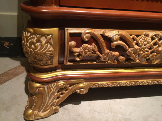 Magnificent 7-piece bedroom set with elaborate carvings