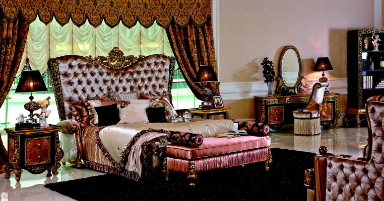 Luxurious 4-piece baroque bedroom furniture set with handmade carvings