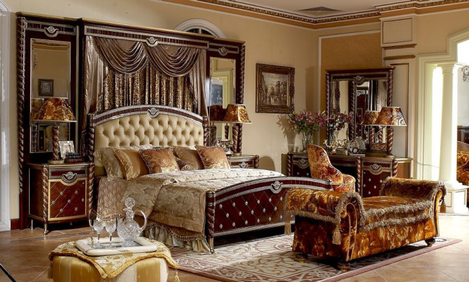 Luxurious 8-piece bedroom ensemble with baroque decorations