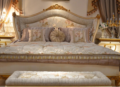 5-piece bedroom complete set with artistic carvings