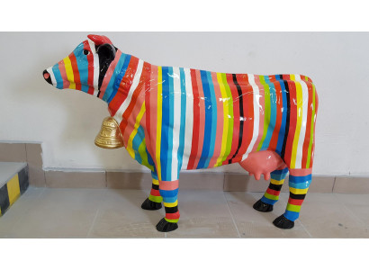 Designer Abstract Figure Modern Statue Cow Plastic Decorative Garden Sculptures